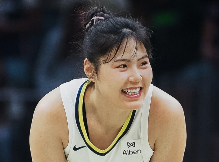 皇冠体育登录入口-WNBA：李月汝仅4分钟3+1 飞翼险胜狂热揭幕战均破百历史首次